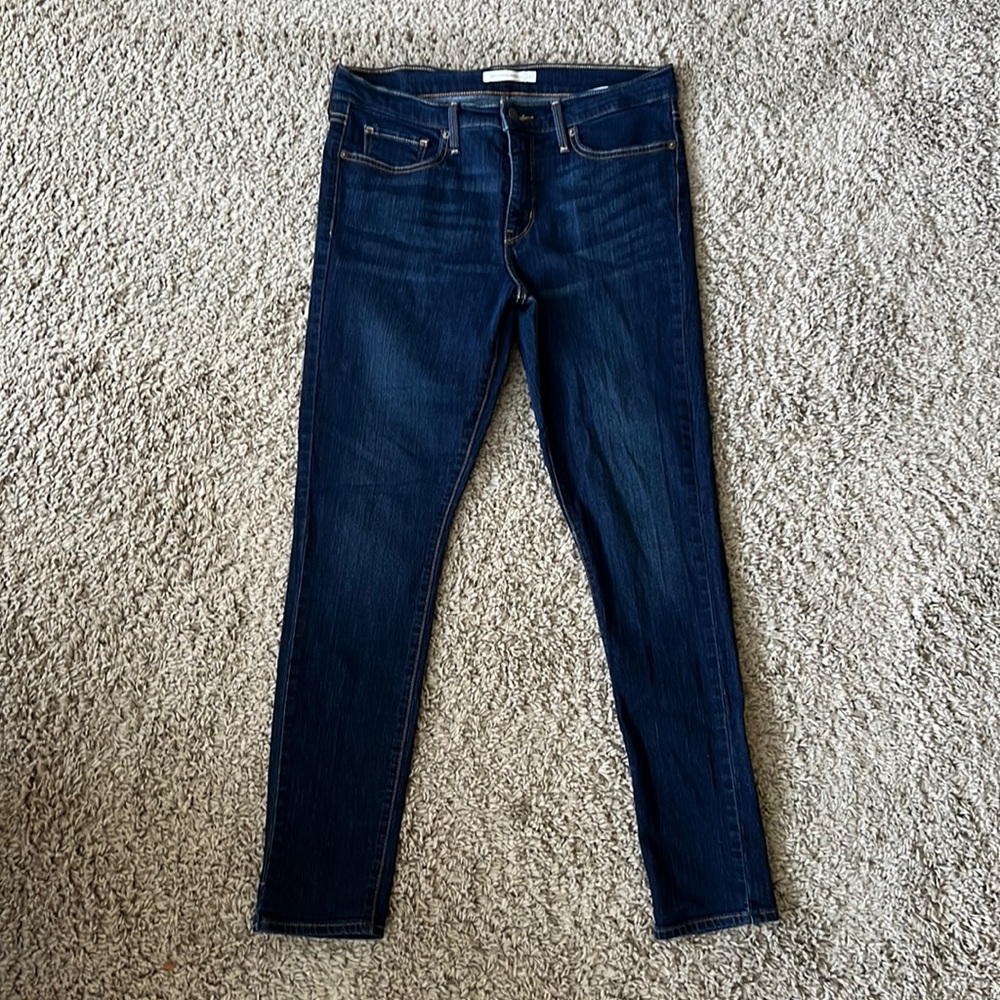 Size 31 Levi’s 311 shaping skinny jeans